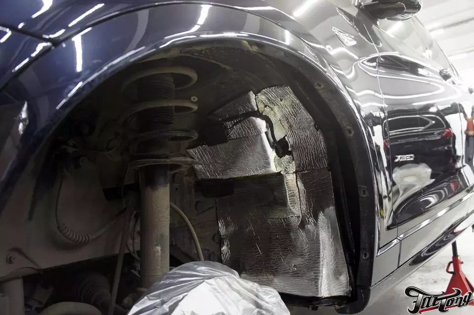 BMW X3. Комплексная шумоизоляция салона с колёсными арками!